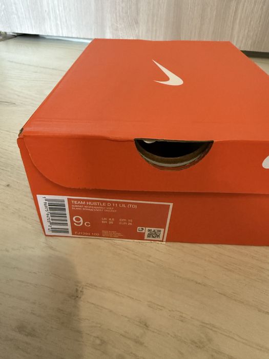 Чисто нови детски маратонки Nike, размер 26