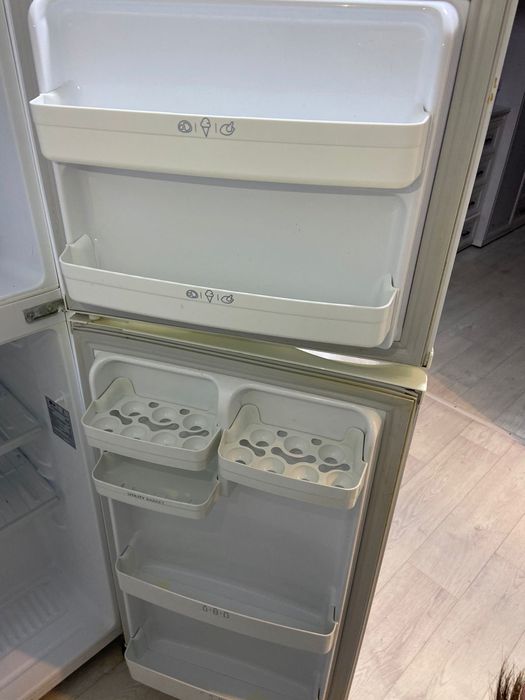 Продам холодильник