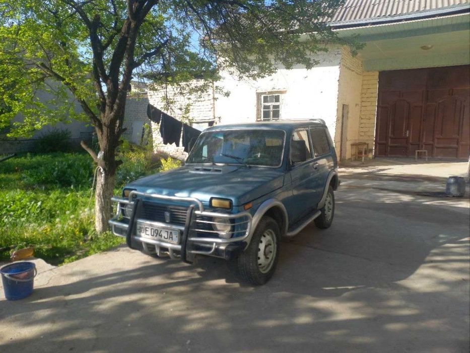 neva mashinasi sotyiladi