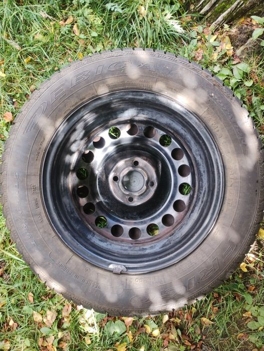 Спешно! Зимни гуми хубави с джанти за Toyota Corolla 2005г. Debica 195