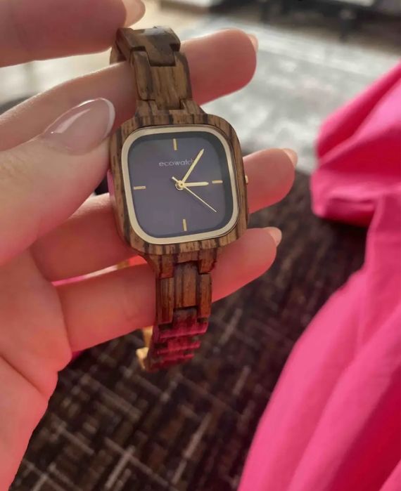 Оригинал эко час. Почти новый