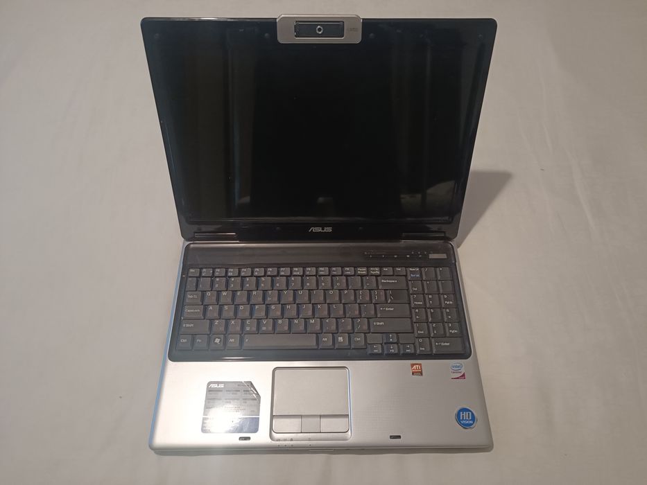 Продавам употребяван лаптоп Asus