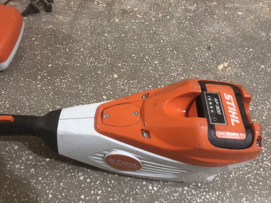 Stihl KMA 135 R / sistem combinat