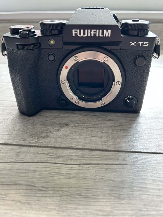 Aparat foto Fujifilm X-T5 -doar body