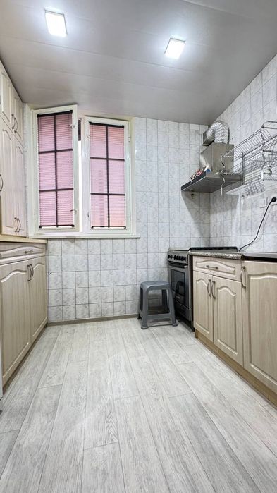 Продаётся 2х-комн квартира 2/3/4 кирпичный дом, 77 серия