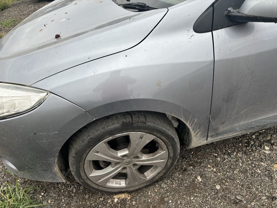 Capota motor renault Megane 3