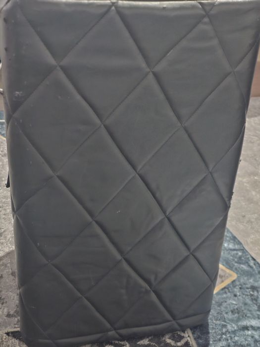 Vand 2  boxe  Yamaha DSR 115