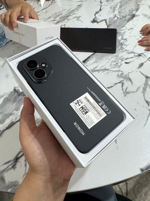 HONOR 400 телефон