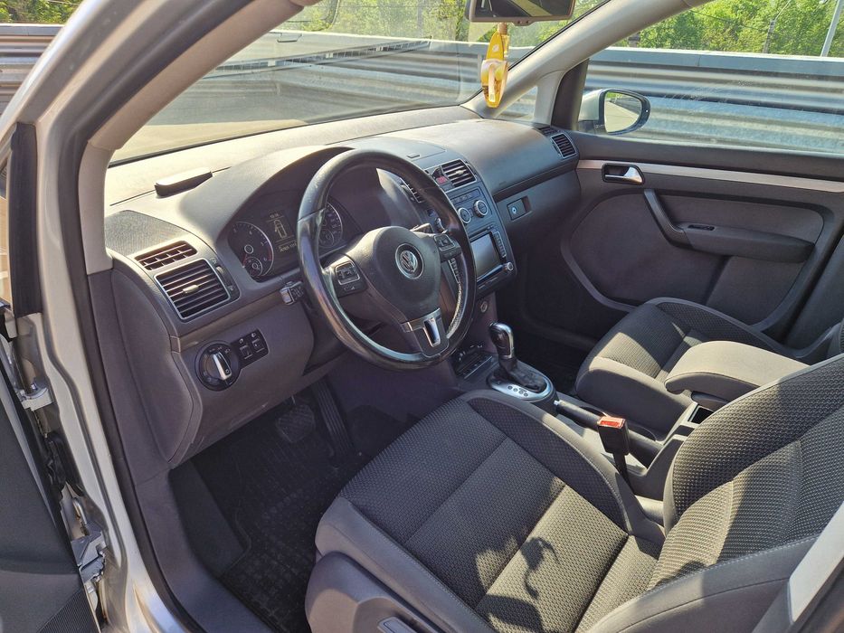 Vând Volkswagen Touran 7 locuri 6900 euro