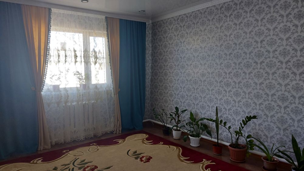 Үй сатылады,сауда бар