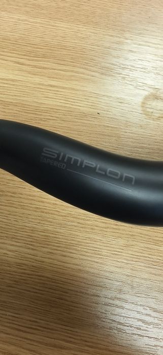 Карбоново кормило Simplon Tapered 20mm Rise 31.8x700mm Carbon Riser