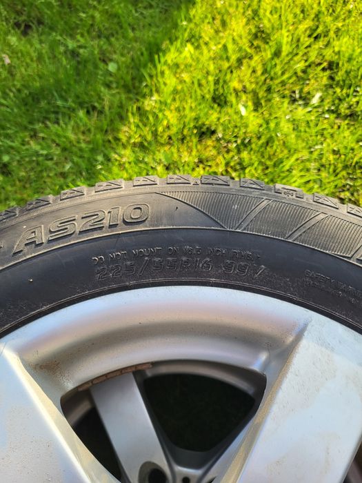 Un set roti de vanzare 225 55 16 bmw e60,61.