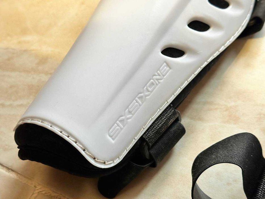 Наколенки Sixsixone