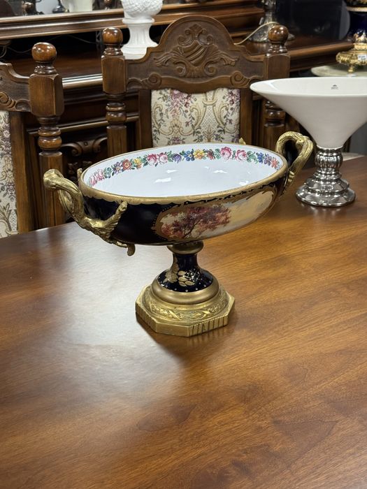 Fructiera deosebita din portelan pictat si elemente bronz