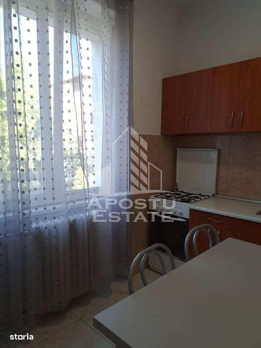 Apartament 2 camere, semidecomandat, zona Centrala