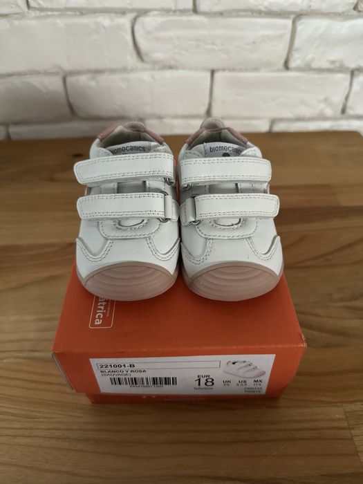 Încălțăminte Biomecanics