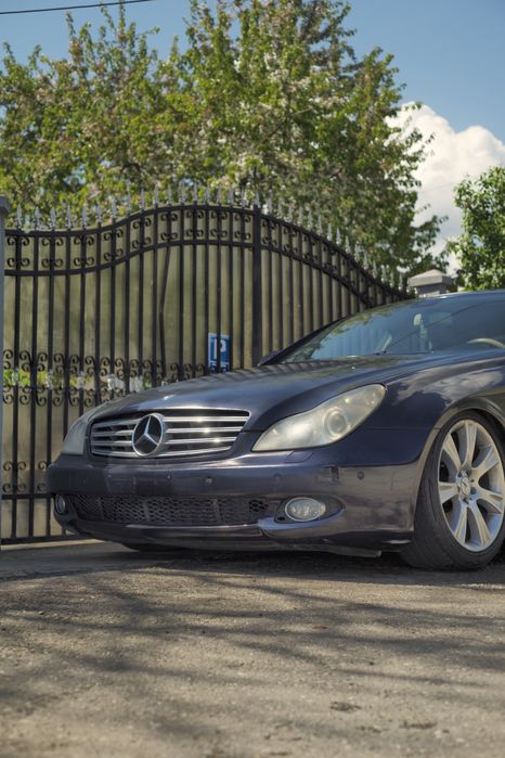 Dezmembrez Mercedes CLS W219 280 300 320 350 500 550 55 63 AMG perna