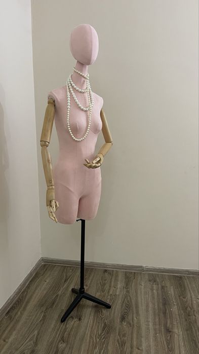 Манекен для магазина