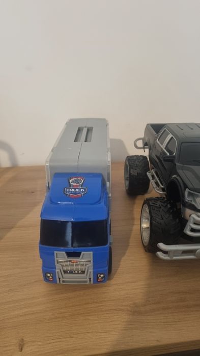 Masina pe telecomanda si tir de vanzare