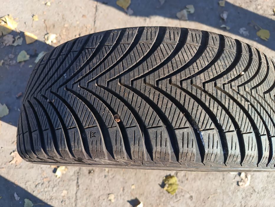 Anvelopa 205/50/R17 Solus4s Iarna BMW Seria 1 E87 (2004 - 2007)