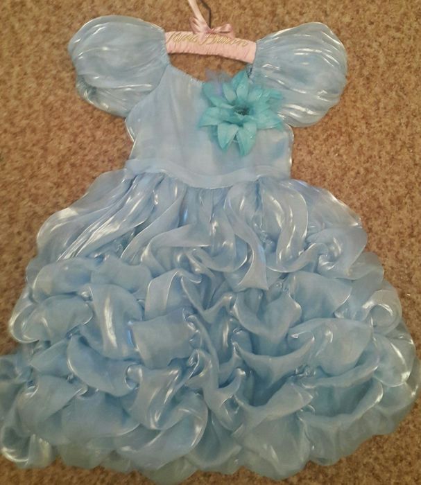 Платья  на девочку,качественные.Германия