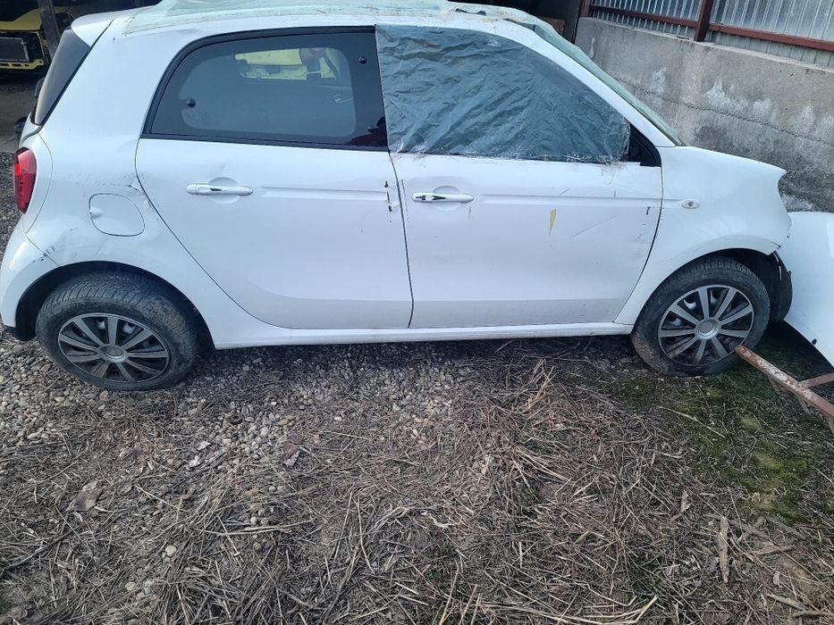 Dezmembrez smart for four electric