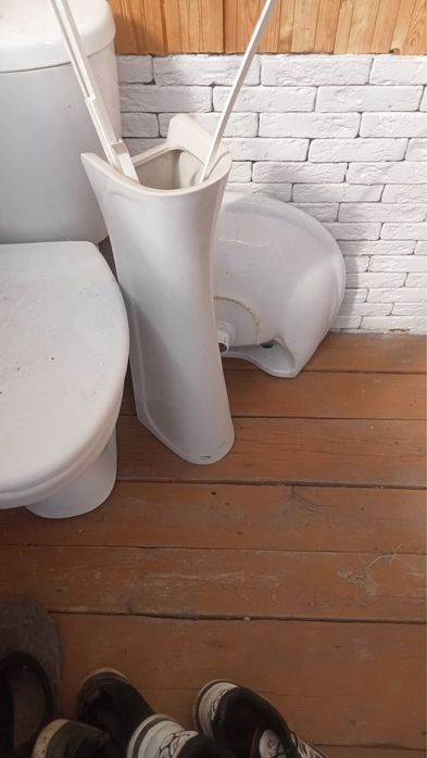 Продам унитаз и раковину