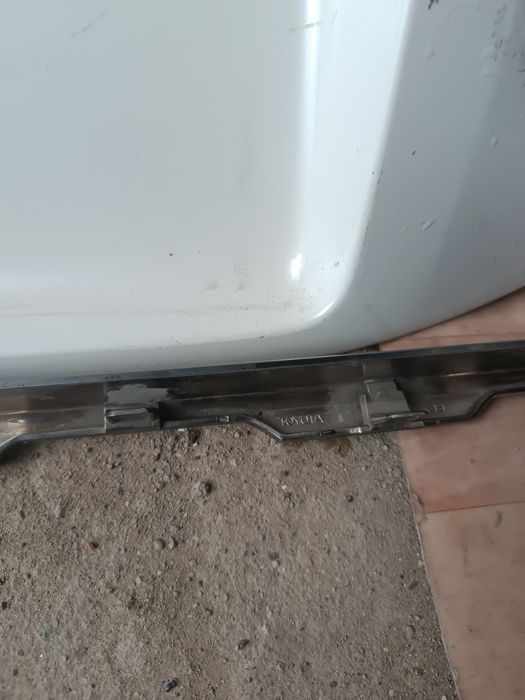 Подномерник на Прадо 150