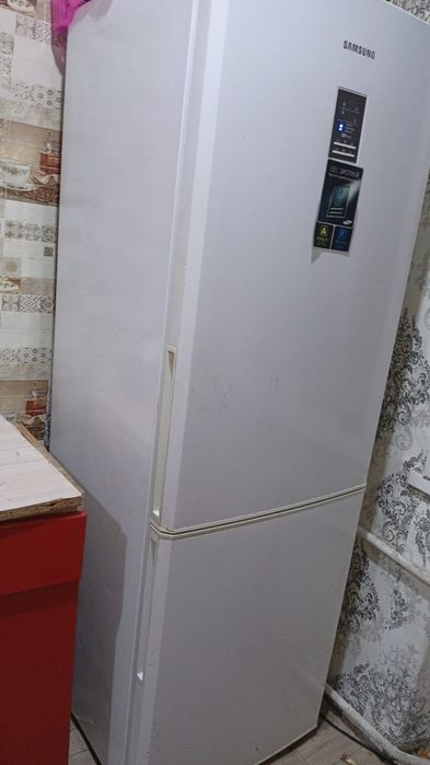 Продам холодильник