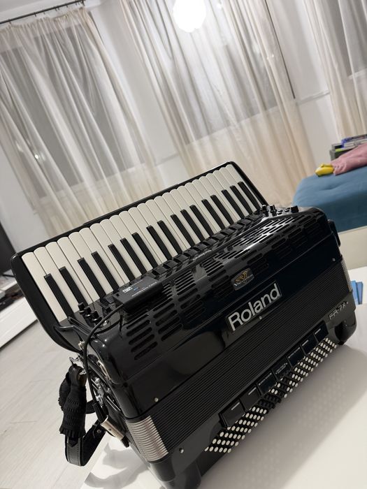Acordeon Roland Fr7X