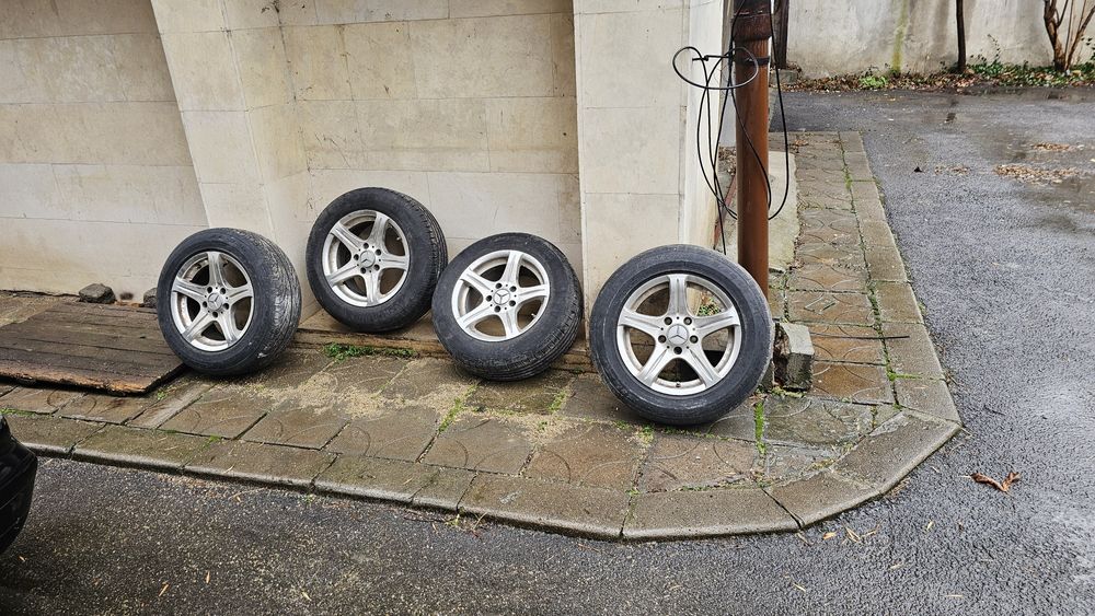 Оригинални джанти Mercedes 15" с гуми 195/65 R15 – комплект 4 бр.