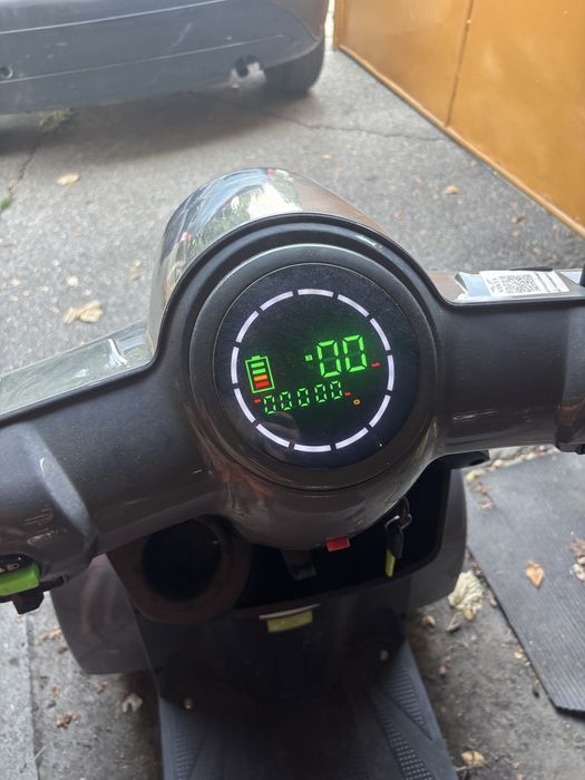 Scuter electric pentru persoanele in varsta sau cu dizabilitati