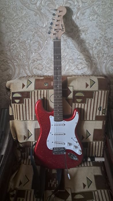 Fender stratocaster squier red sparcle (limited edition)