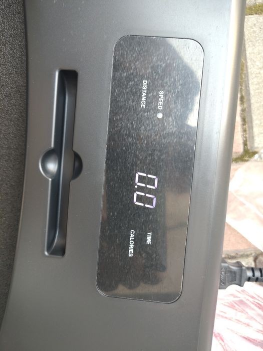 Banda de alergat și mers  walking pad  ecran LED telecomanda neutilizata
