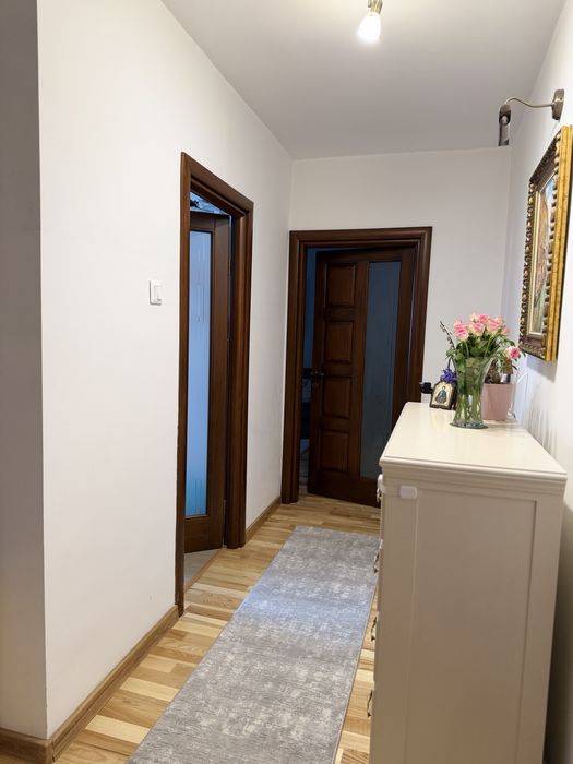 Aparatament  2 camere , decomandat ,1 mai , etaj 1, mobilat , 2 parcari