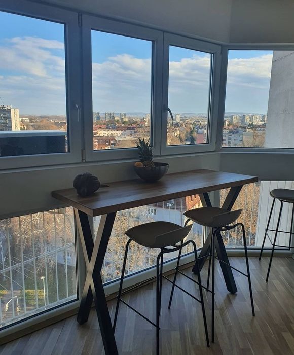 Бар маса и маси за заведения различни видове. Масив и желязо