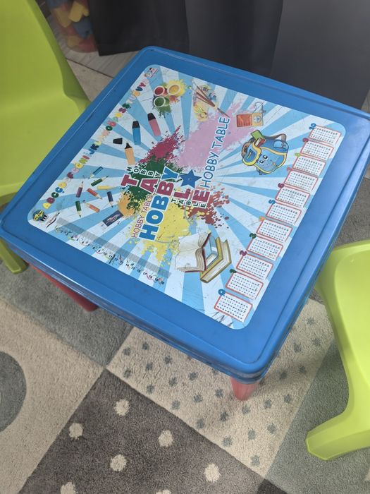 Детска масичка с два стола