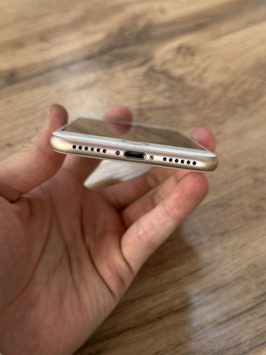 iPhone 8 64gb (Золотистый)