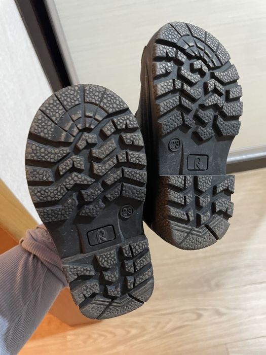 Продам обувь reima