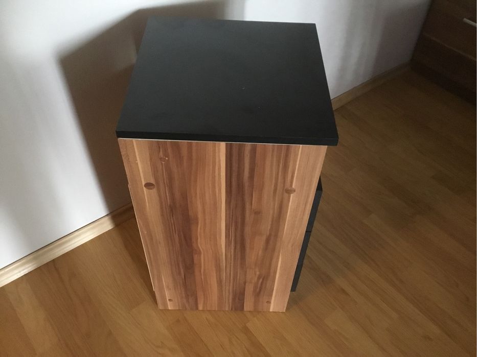 Шкаф с чекмеджета