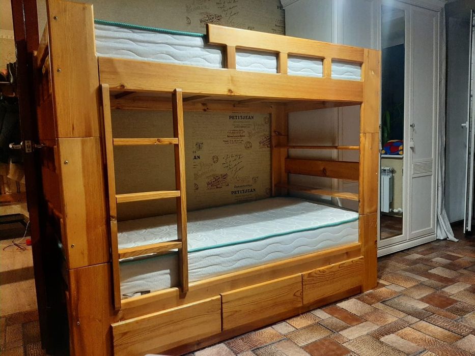 Кровать двухъярусная