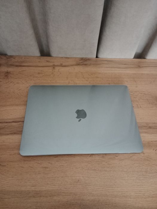 MacBook Air M1 8/256