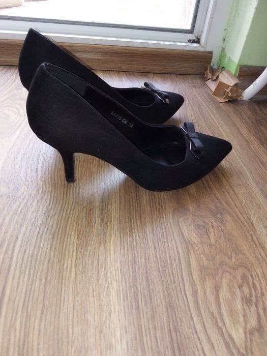 Обувки с ток. Тенденц