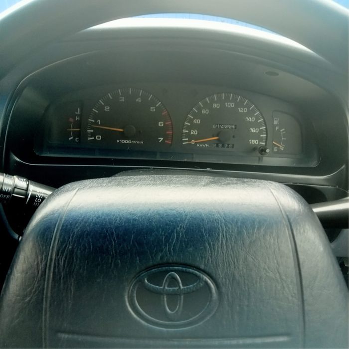 Tayota Hilux Surf