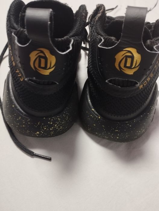 Маратонки,кецове  Адидас