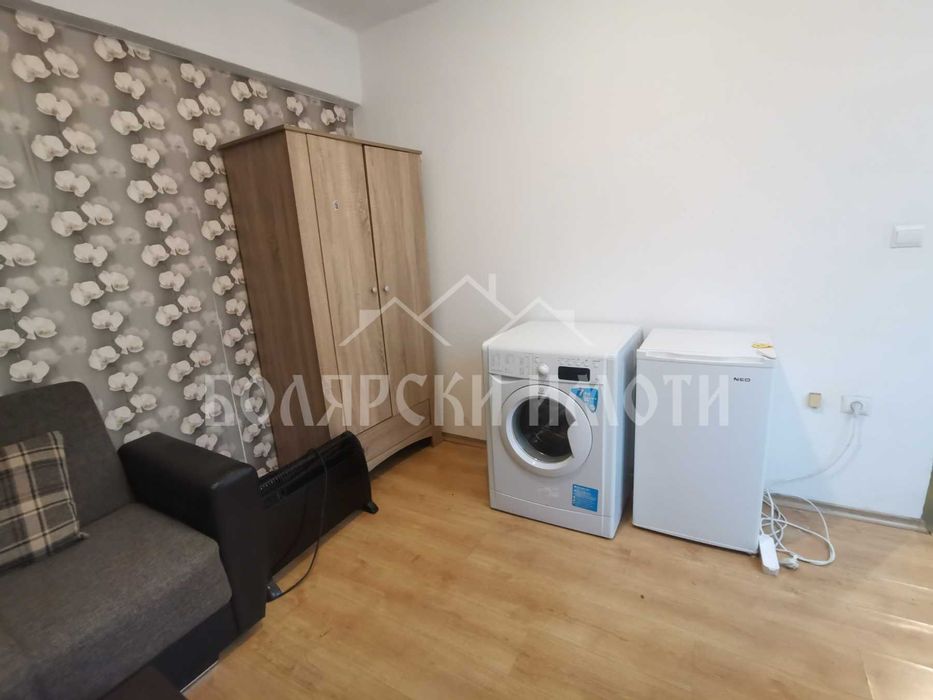 Дава се под наем Едностаен апартамент в Велико Търново, Бузлуджа - 20 кв.м за 153 € - Снимка #2