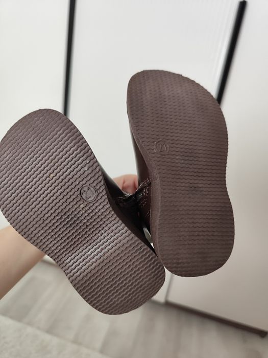 Продам ботинки детские