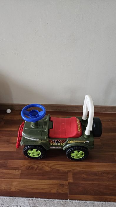 Толокар JEEP детский