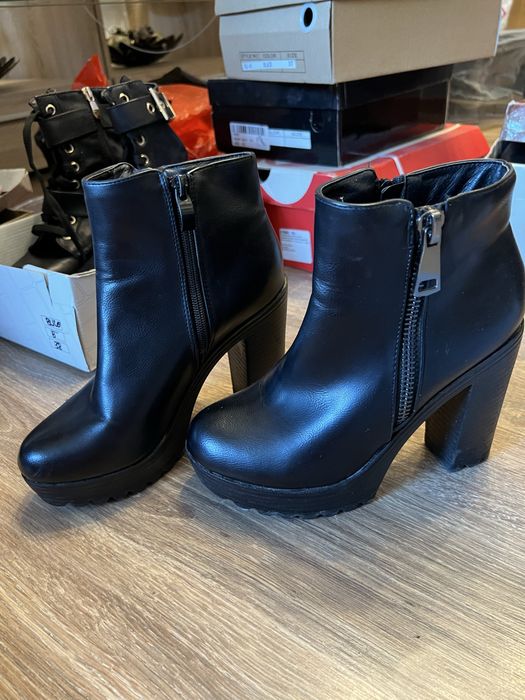 Ghete.ghetute cu toc