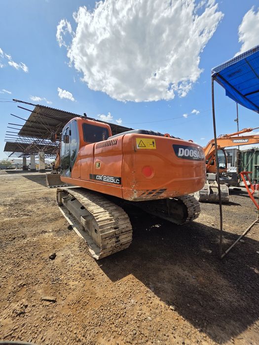 Doosan DX225lca gusenichniy ekskavator ideal !!!